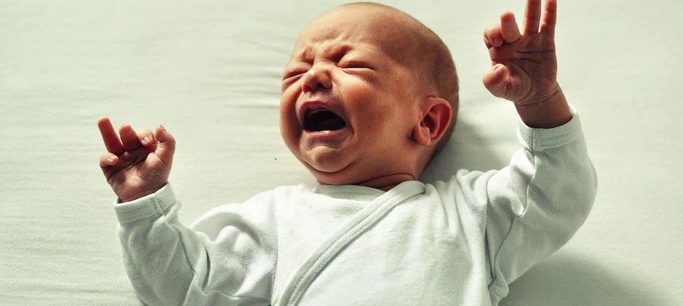 Osteopatia per Coliche Neonatali: Come Aiutare il Tuo Bambino a Digerire Meglio